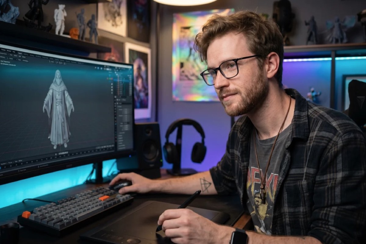 Artiste 3D travaillant sur un personnage dans Blender