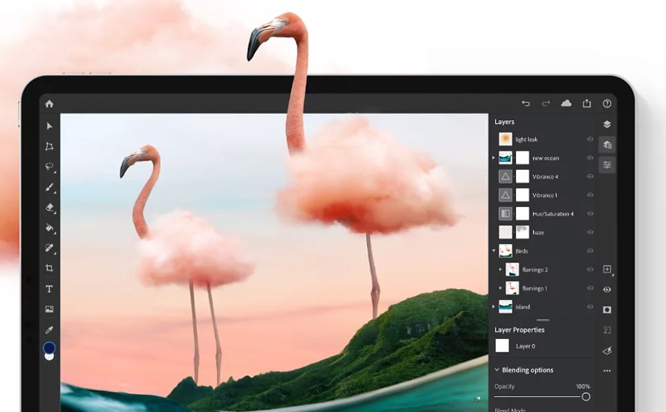 Photomontage de flamants roses et nuages réalisé dans Photoshop, avec le panneau Calques visible